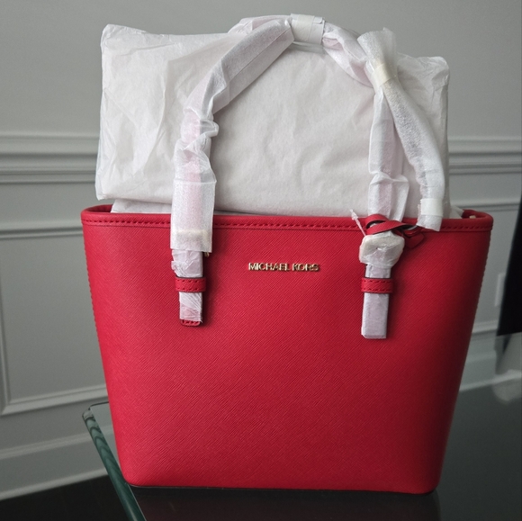 Jet Set Travel Extra-Small Saffiano Leather Top-Zip Tote Bag - Picture 5 of 7